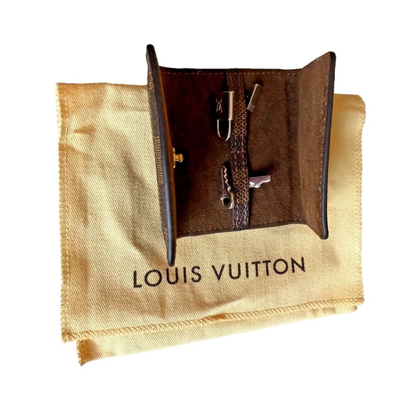 Louis Vuitton Padlock, Cadena, Key Silver Cufflinks; M64600 with case/box ($575) - Picture 6 of 10